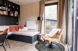 Ultiem ontspannen in luxe en design ingericht Tiny house Onyx in bosrijke omgeving - 6