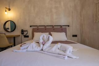 Iviskos - Adults Only - Laganas - 2