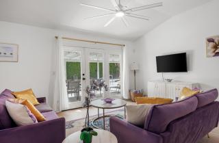Tranquil Palm Springs Villa, Saltwater Pool, Magical View, Minutes to Downtown, Sleeps 8 - Palm Springs - 8