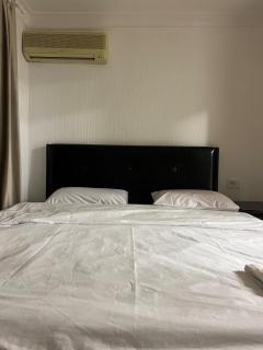 VIP Modern & Luxe Central Apartment - Baku - 9
