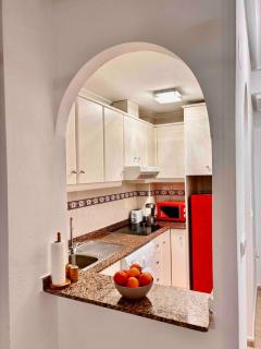 Modern 2-Bedroom Apartment - Torrevieja - 2