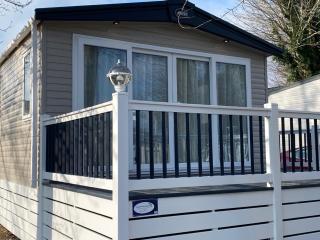 Coghurst Hall Holiday Home Sleeps 6, 2 bedrooms - Hastings - 9