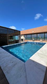 Cobertura com piscina privativa e vista para o mar - 0