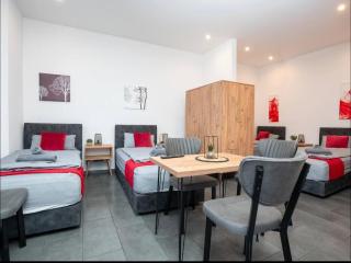 Livemore24 - Apartment 2 in Recklinghausen Hoch WLAN - Smart-TV - 24-7 Check-in und Küche - 0