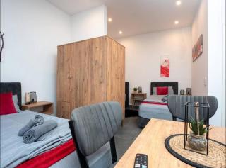 Livemore24 - Apartment 2 in Recklinghausen Hoch WLAN - Smart-TV - 24-7 Check-in und Küche - 6