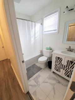 Lakewoodlyon Park Renovated Cottage Near Duke 26b - Durham - 9