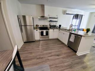 Lakewoodlyon Park Renovated Cottage Near Duke 26b - Durham - 0