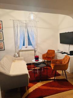 Miss Nareen's Central Rooms - Sarajevo - 8