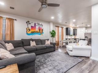 Urban Oasis North ATX , 5BR 2BA,Heated Pool - Pflugerville - 9