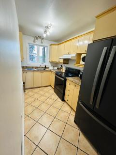 Central Laval - beautiful 2 bedrooms house with parking on 1st floor - 31 days minimum - Laval - 9