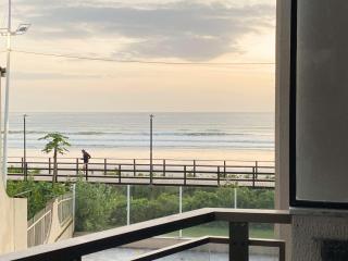 Apartamento - Pé na Areia - Itapema - 0