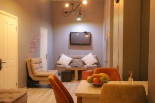 3 Bedrooms apartment in heart of Tbilisi, Rustaveli Avenue - 9