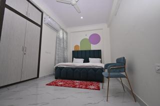 Tranquil Stay in a Beautiful Setting with games - 1