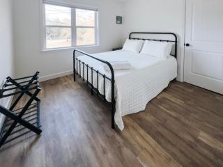 Downtown OS 2bed 1 bath with pool and close to the beach - Ocean Springs - 4