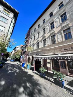 Barbaras Modern Apartment - Budapest - 9