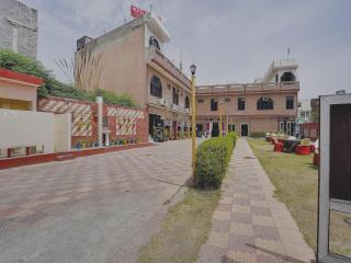 Hotel O Fridays - Bathinda - 1