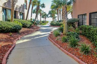Coastal Living Retreat - Myrtle Beach - 4