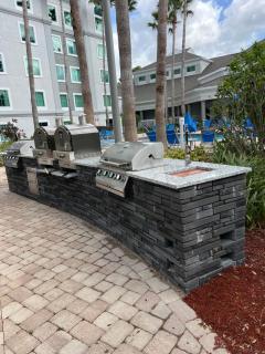 Resort Family Apartment 3 Beds with Kitchenette & pool views ,Free Disney parks shuttle - 4