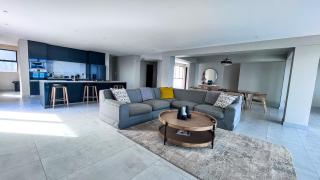 Beach Front House - Back Up Power & Water - La Mercy - 2