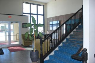 Alliance Hotel & Suites, a Howard Johnson by Wyndham - Alliance - 6