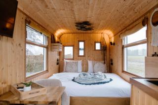 CRASH'NSTAY - Sebastian - 1