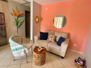 Tropical Nest Ground Unit Condo Across The Beach - Coco - 4