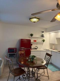 Charming and Spacious Studio - Clearwater Beach - 4