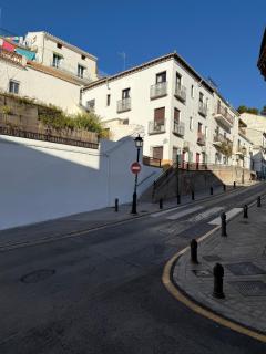 Apartamento junto a Hospital Real - Granada - 9