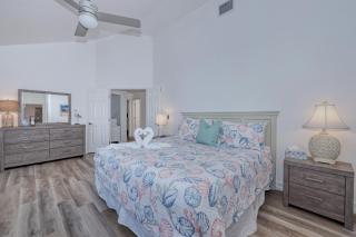 Luxury Waterfront Direct Gulf Access - Cape Coral - 1