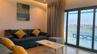 جناح فاخر lafontaine شاطئ البردايس luxury bay عائلات - Durat Alarous - 5