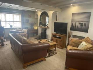 Cosy 4 bed cottage with log burner, close to Gower beaches - Dunvant - 3