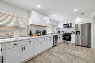 Frisco Getaway Hometel w the Spa and Outdoor Kitchen - Frisco - 1