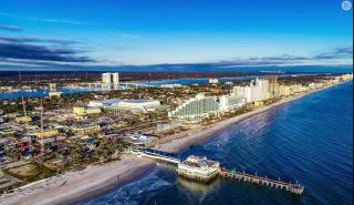 Spring Break Specials-8 Mins from Beach-Speedway and Golfing - South Daytona - 0