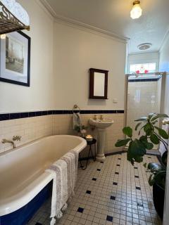 Olinda Cottage - Close to CBD with city views - Quarry Hill - 1