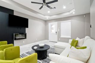 Modern Luxury Home Prime Location - Houston - 9