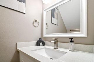 Modern Luxury Home Prime Location - Houston - 8