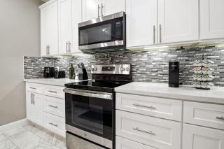 Modern Luxury Home Prime Location - Houston - 3