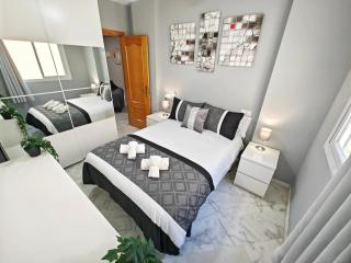 Moderno Piso céntrico 3 habitaciones junto al Mar y Parking - Estepona - 8