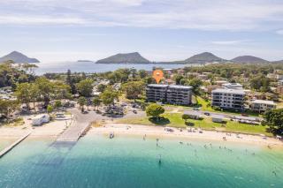 Florentine, 8 11 Columbia Close - opposite the beach with Air con and water views - Nelson Bay - 8