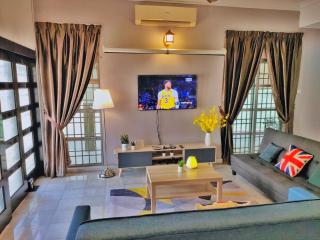 Semi-Detached, Up to 24 Pax, 3200sqft, 4 Bedrooms, 3 Bathrooms, 4 Car Parks by Star Home - Gelugor - 9