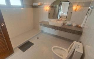 Luxury Riverside Royal Villa - - 4