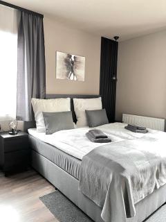 The Steakhouse - Guest Rooms - 9