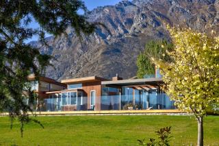 Oraka Lakeside Retreat by Sotheby's Luxury Rental Homes - - 0