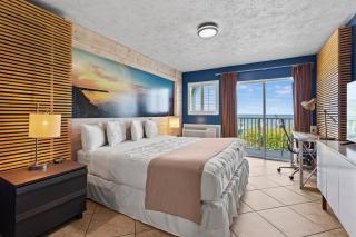 Oceanfront Inn Room #17- Ocean View Balcony King Bed - Fort Pierce - 0