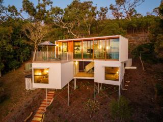 Cantilever House - Town of 1770 - Seventeen Seventy - 6