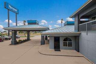 Rodeway Inn & Suites - Corpus Christi - 8