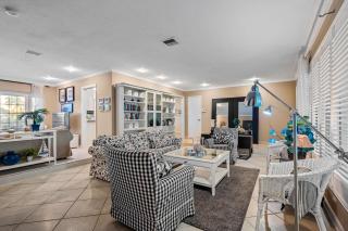 5 Bedroom Private Waterfront Villa with Pool and Dock - 6