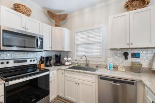 Captain's Chair 18A By Pkrm - 4