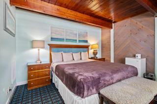 Oceanfront Inn Room #9 - Inlet View - King Bed - Fort Pierce - 7