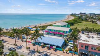 Oceanfront Inn Room #9 - Inlet View - King Bed - Fort Pierce - 5